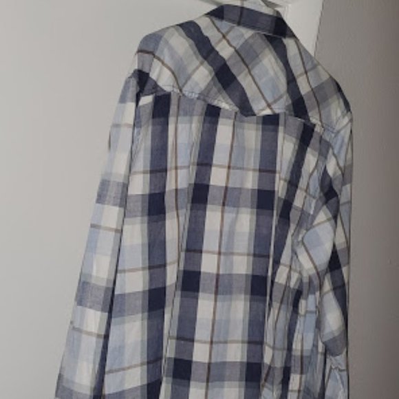 Button Up - Picture 3 of 4